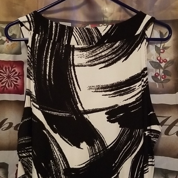 Tank - Picture 3 of 6